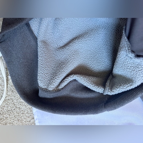 UNDER ARMOUR Men’s/Women’s Hoodie - Picture 4 of 5